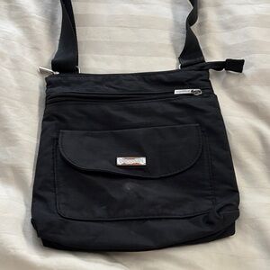 Cute Baggallini crossbody perfect for travel.